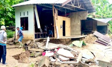 Banjir Bandang Terjang Tiga Desa di Sawang, Satu Rumah Rusak