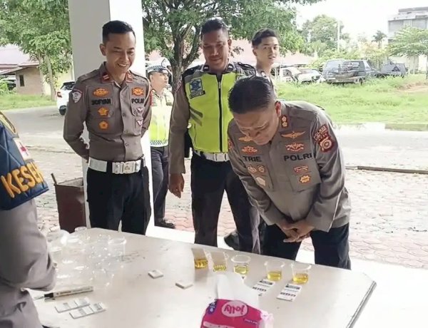 Kapolres Aceh Utara Pantau Tes Urine Personel Satlantas, Seluruhnya Negatif Narkoba