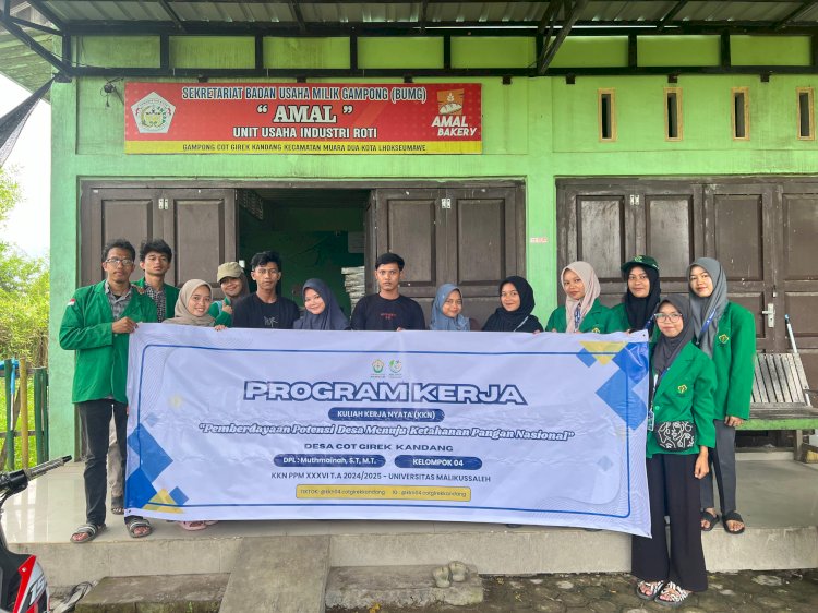 Dukung UMKM Lokal, Mahasiswa KKN Kelompok 04 Unimal Pelajari Produksi Roti di Pabrik BUMG Cot Girek Kandang