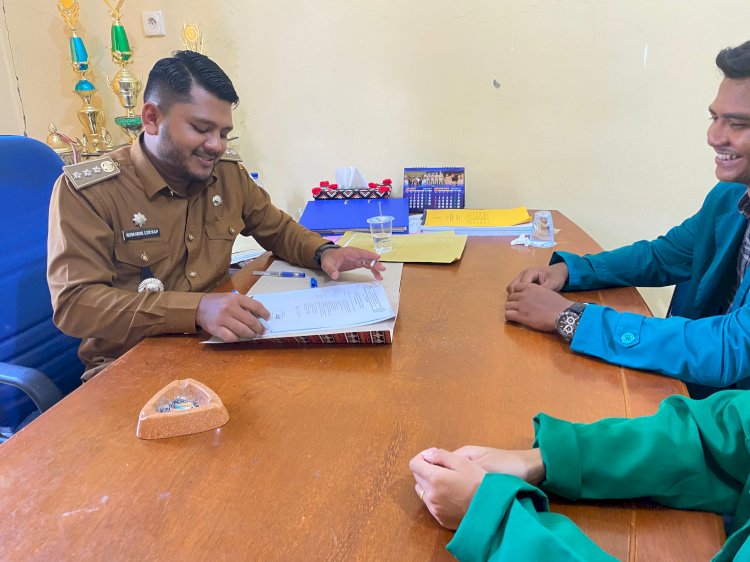 Camat Pirak Timu Sahkan SK Forum Mahasiswa Pirak Timu (FOMA PT)