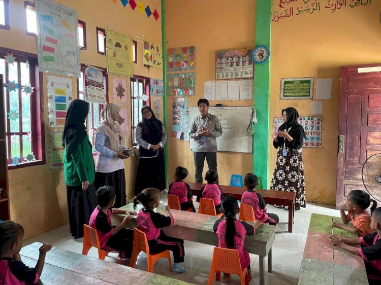 Mahasiswa KKN Unimal Edukasi Anak TK di Cot Keumeuneng tentang Kebiasaan Hidup Sehat