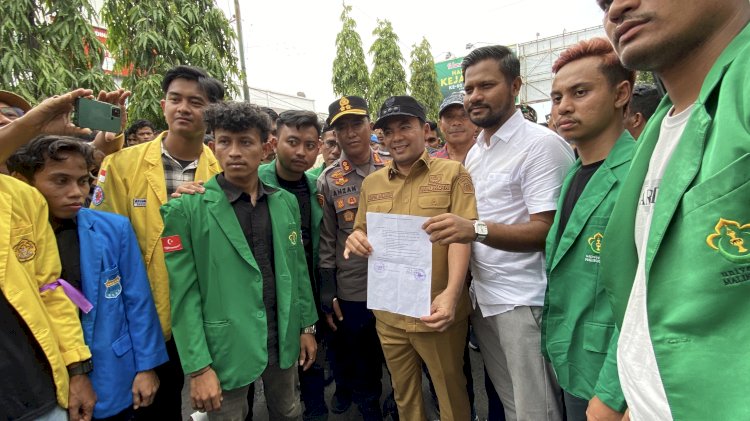 Mahasiswa Pase Desak Penyelesaian Uang Atlet PON, Wali Kota dan Ketua DPRK Tandatangani Petisi