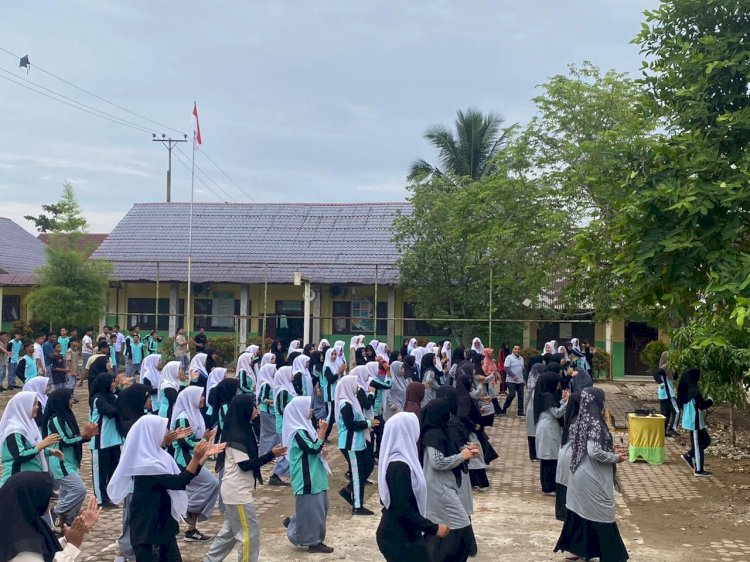 Guru dan Siswa MAN 4 Aceh Utara Gelar Senam Bersama, Kepala Madrasah Ajak Hidup Sehat