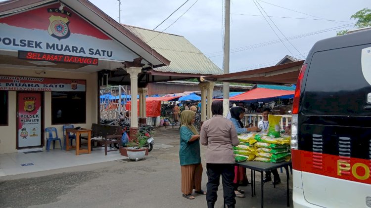 Polres Lhokseumawe Salurkan 1 Ton Beras Lewat Gerakan Pangan Murah di Muara Satu