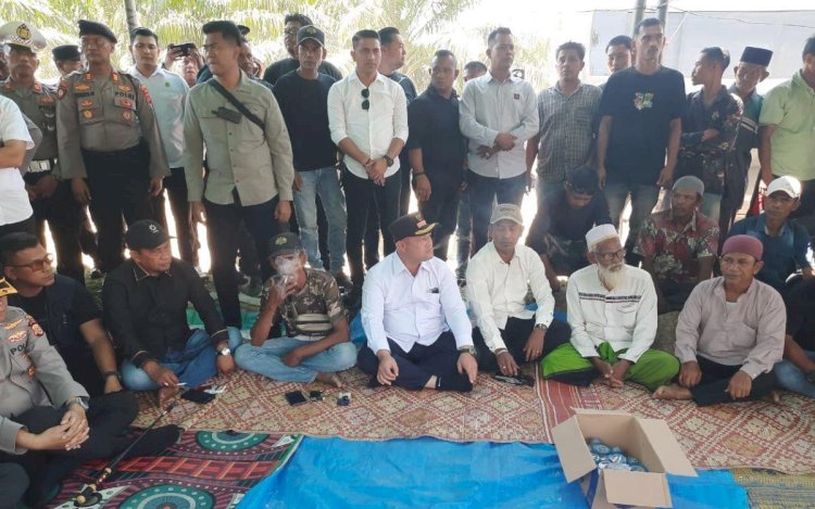 ‎Warga Cot Girek Bertahan Blokir Akses PTPN IV, Upaya Bupati Meredam Massa Belum Berhasil