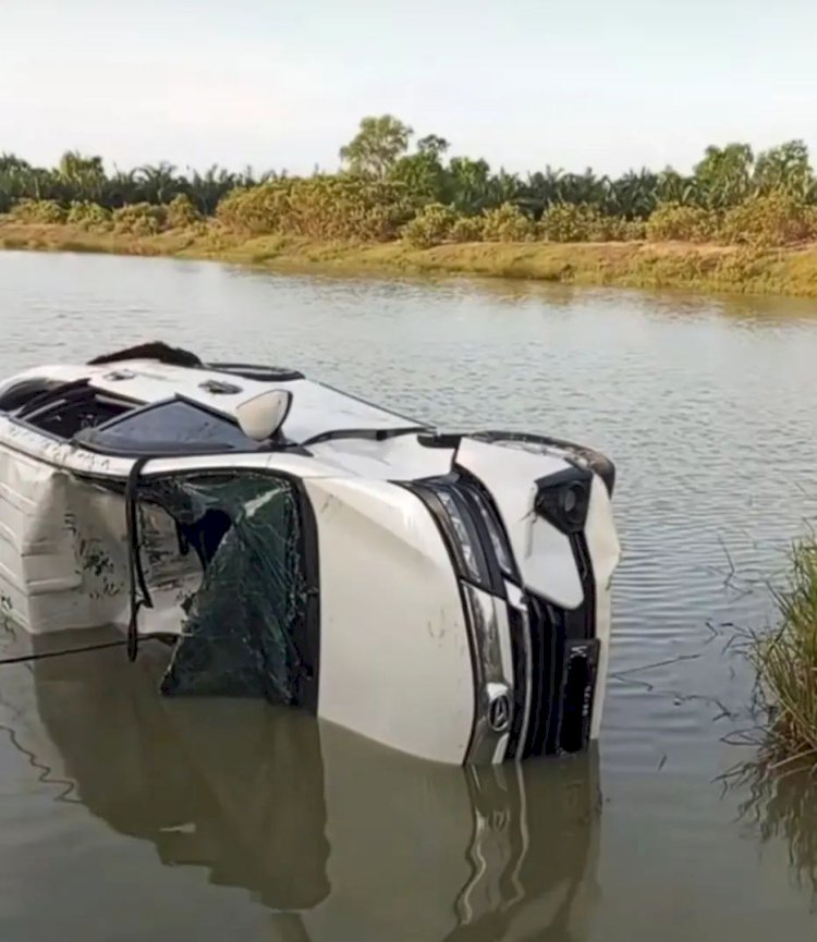 ‎Masih Ingat Mobil Berisi Kambing Curian yang Terbalik ke Tambak? Kini Pelakunya Tunggu Putusan Hakim