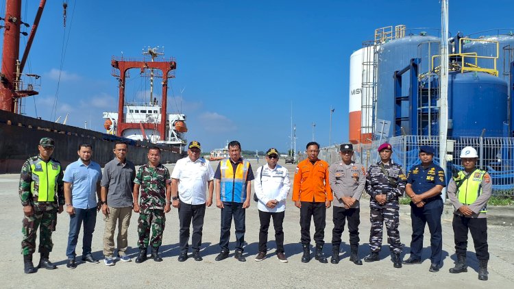 Pelabuhan Krueng Geukueh Jadi Titik Sentral Distribusi Logistik Pasca Banjir Aceh