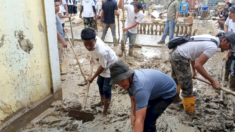 Ratusan Relawan Solidarity Squad Aceh Gelar Bakti Sosial untuk Warga Terdampak Banjir
