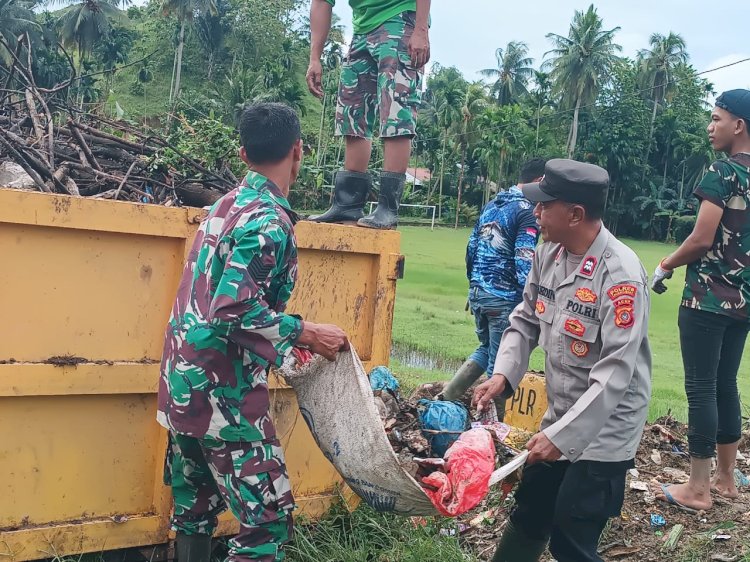 Polsek Muara Satu Bersama Koramil dan Warga Gelar Bakti Sosial Pascabanjir