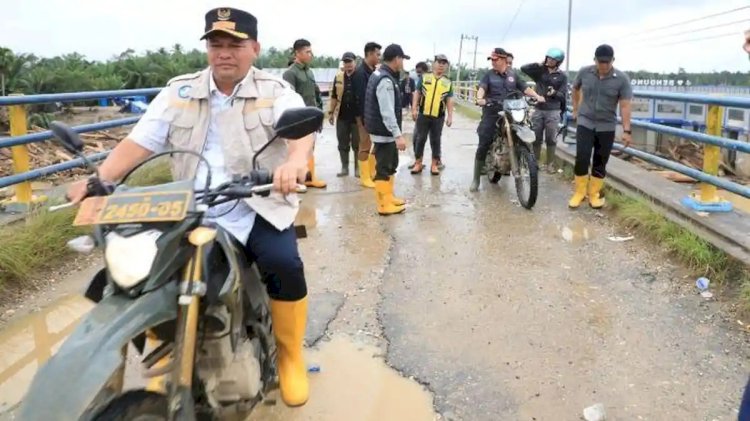 Petugas Kembali Temukan Korban Banjir Meninggal Terseret Arus Sebulan Pascabencana