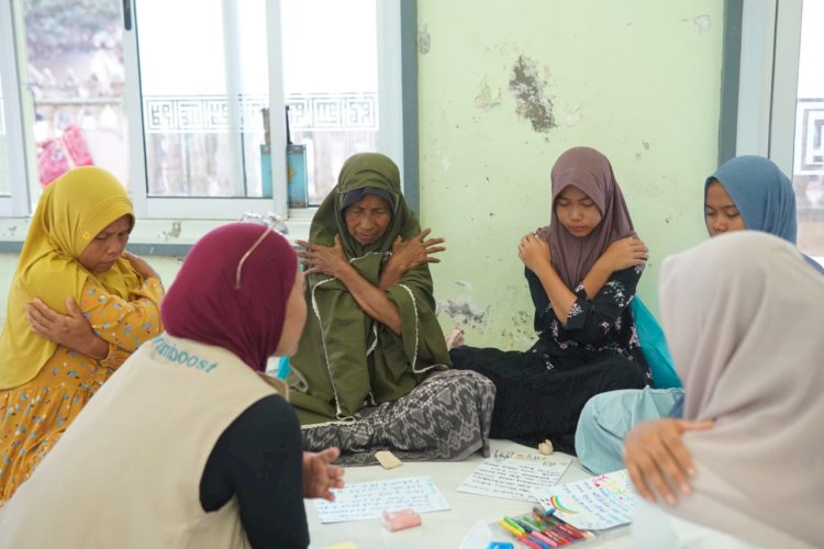 Relawan Bertumboost  Berikan PFA bagi Anak Korban Banjir Aceh Tamiang