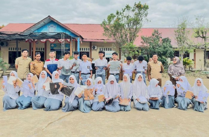 500 Siswa SMAN 1 Matangkuli Terima Bantuan Kemanusiaan