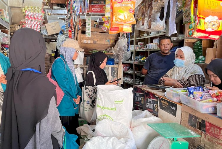 Mahasiswa KPM UIN Sultanah Nahrasyiah Digitalisasi UMKM Desa Upah Lewat Google Maps