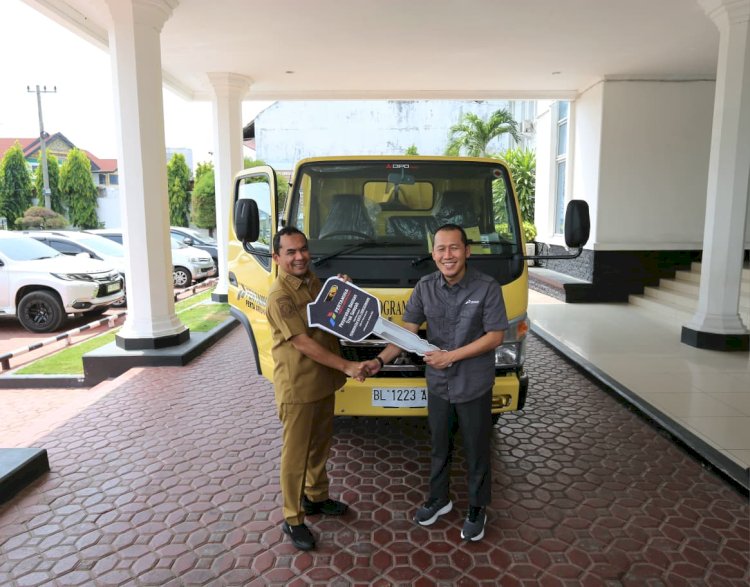 Pemko Lhokseumawe Terima Bantuan Truk Sampah dari PT Perta Arun Gas