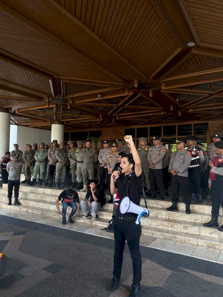 Gerakan Mahasiswa DEMA UIN Ar-Raniry Bersama Mahasiswa Aceh Bersatu untuk Aceh yang Lebih Baik