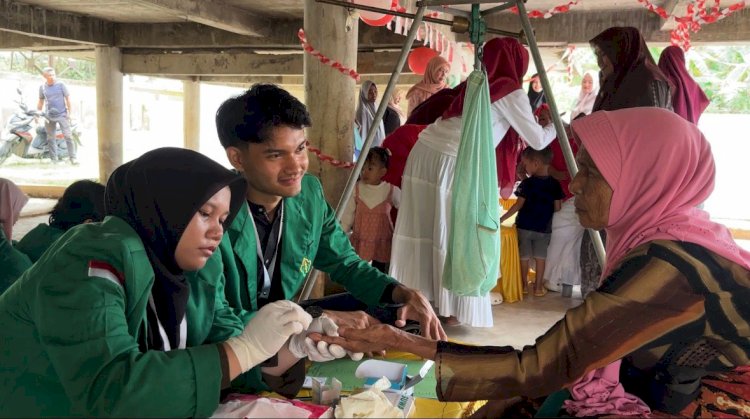 KKN Kelompok 14 Cot Mee Gelar Cek Gula Darah Lansia